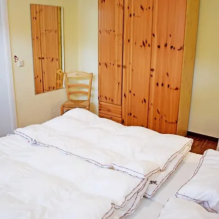 Baaber Mit Terrasse Und 아파트